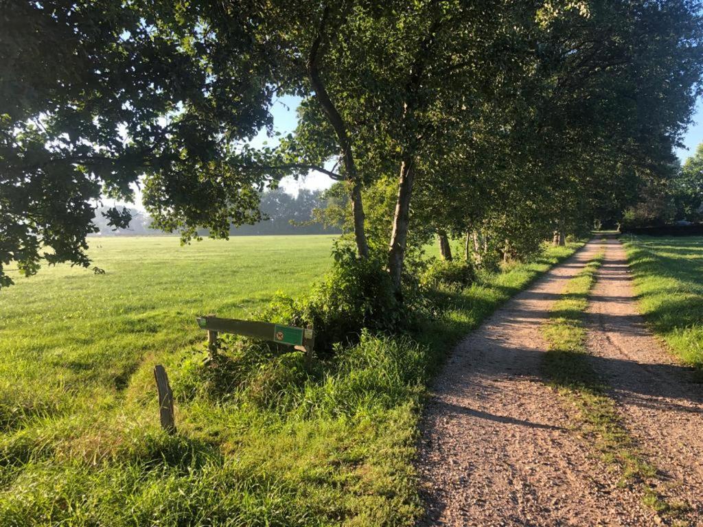 De VechtHet Zwaluwnest住宿加早餐旅馆 外观 照片